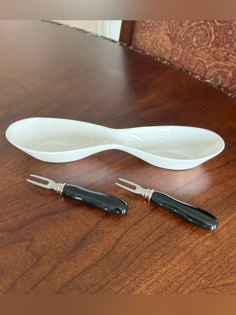 Maxwell & Williams White Porcelain Mezze Bow Tie Serving Set Black Handled Forks